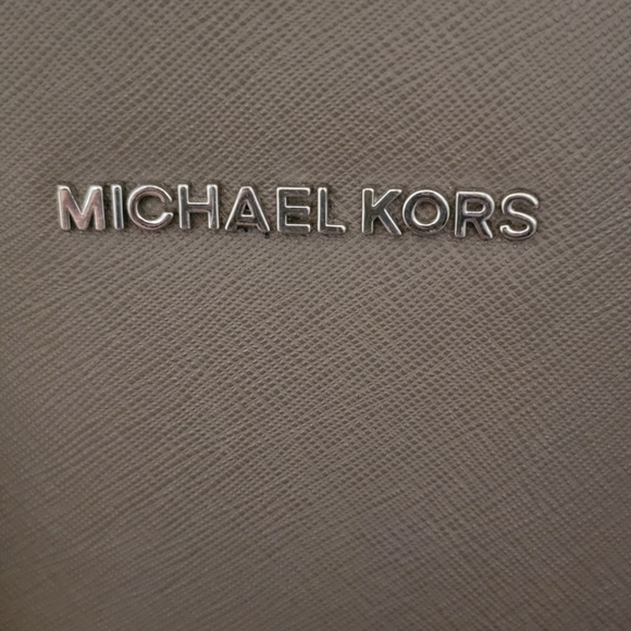 EUC Michael Kors Shoulder Bag - Picture 8 of 8